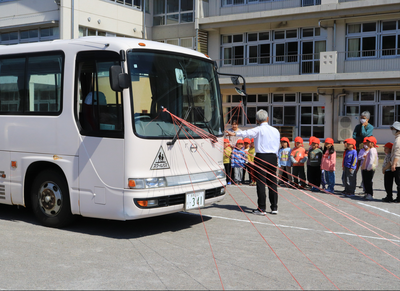 バスの死角を知る